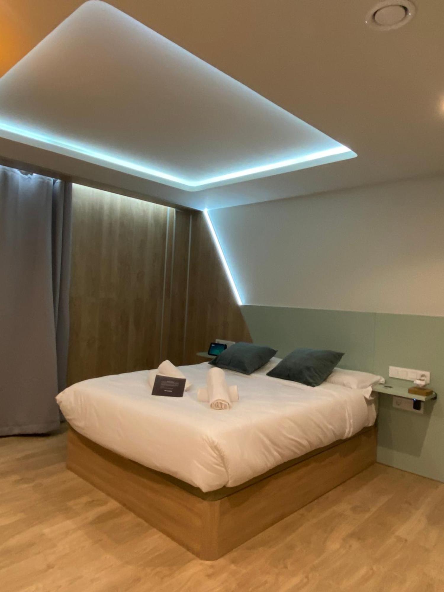 Hostal Futurotel Space Garden *